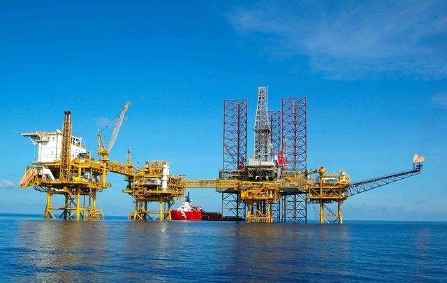 Vietsovpetro đạt mốc khai thác 255 triệu tấn dầu: Dấu son mới trên hành trình chinh phục biển khơi”