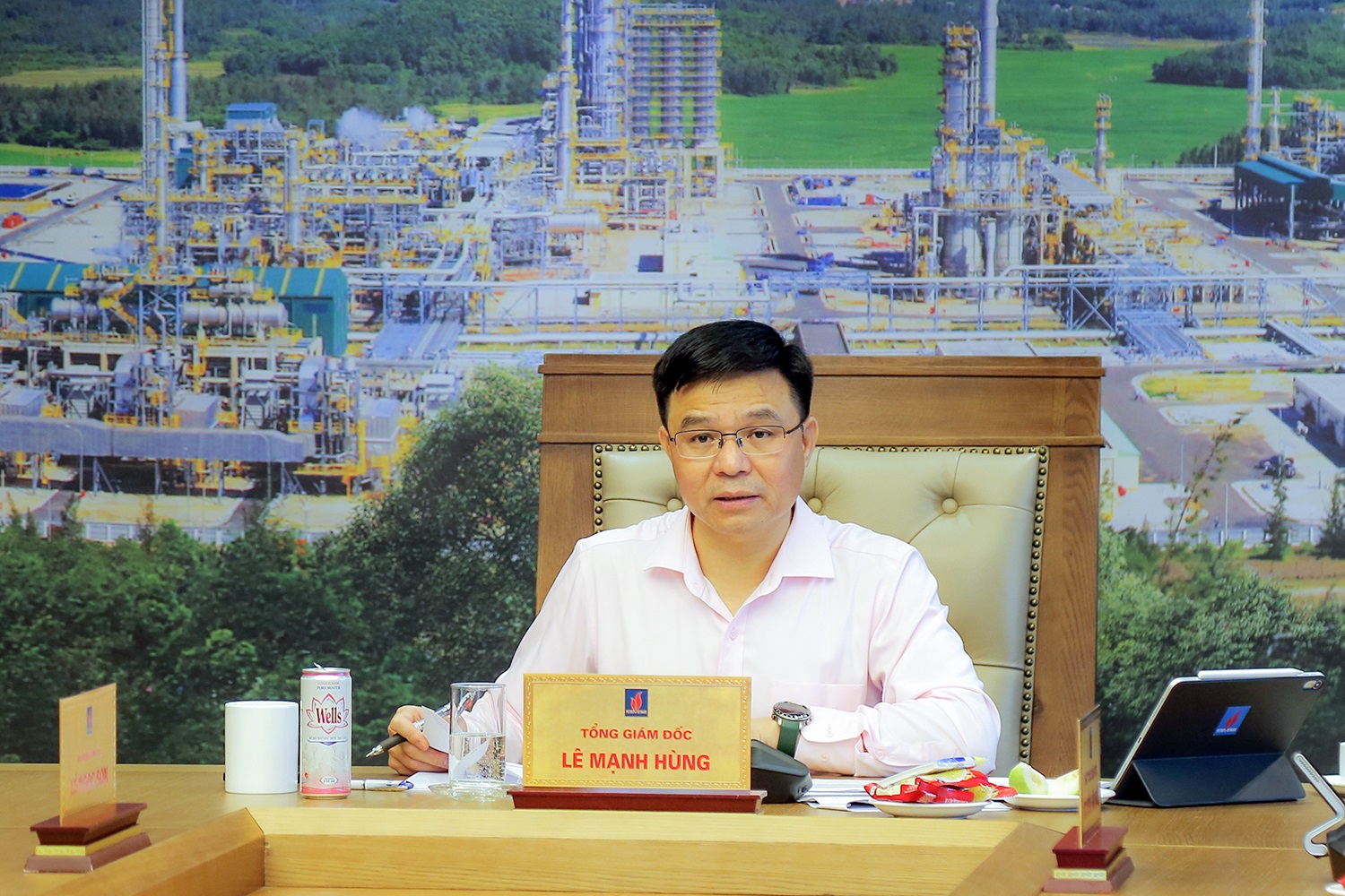 Applying management and technological solutions to improve oil recovery, Petrovietnam makes great contribution to State budget